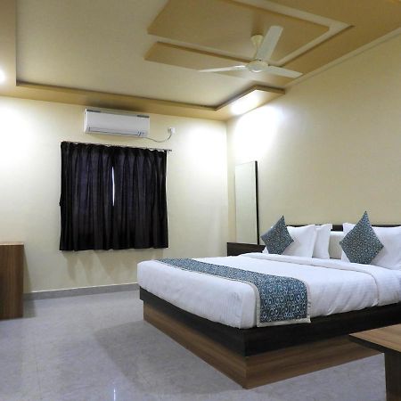 Hotel Somnath Daksh Szomnáth Kültér fotó
