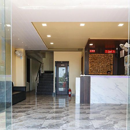 Hotel Somnath Daksh Szomnáth Kültér fotó