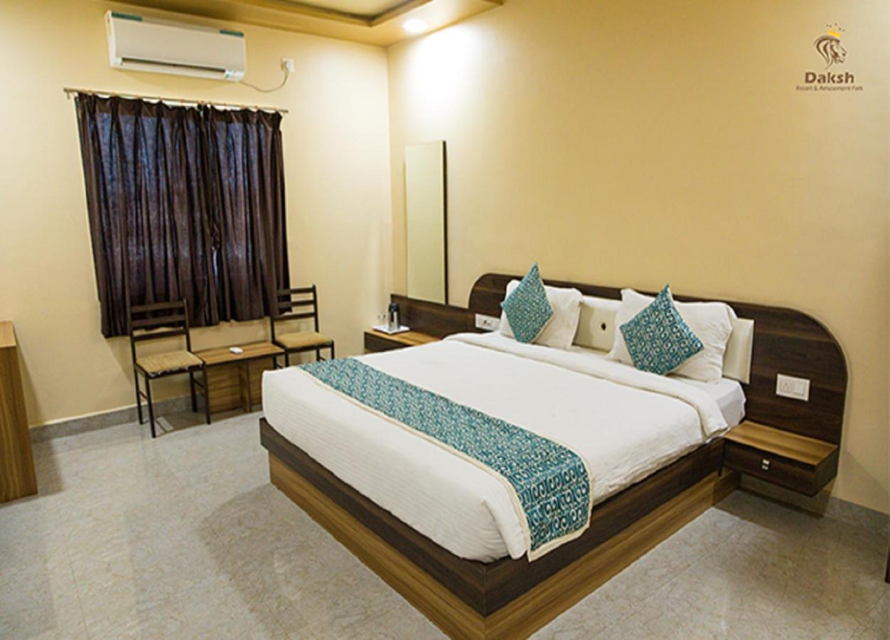 Hotel Somnath Daksh Szomnáth Kültér fotó