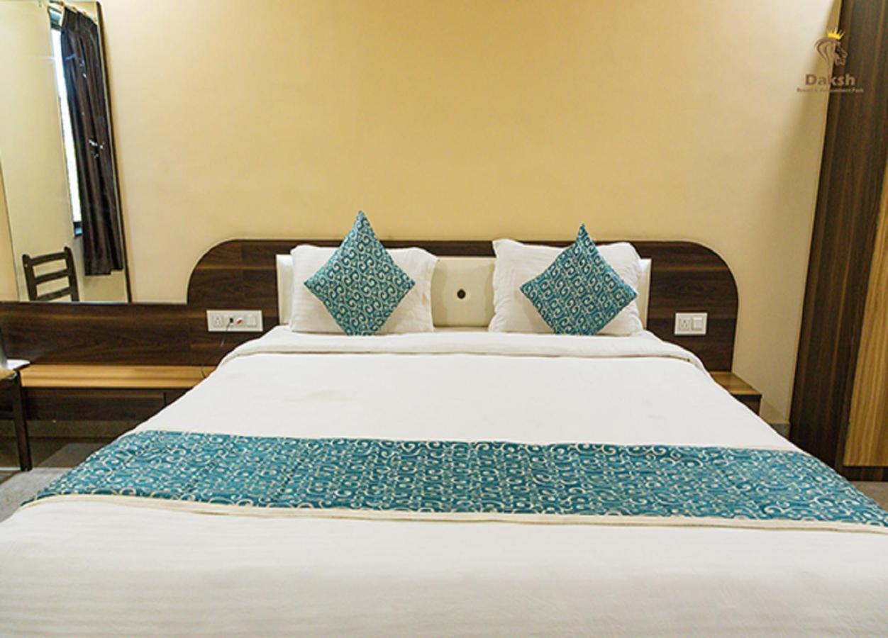 Hotel Somnath Daksh Szomnáth Kültér fotó