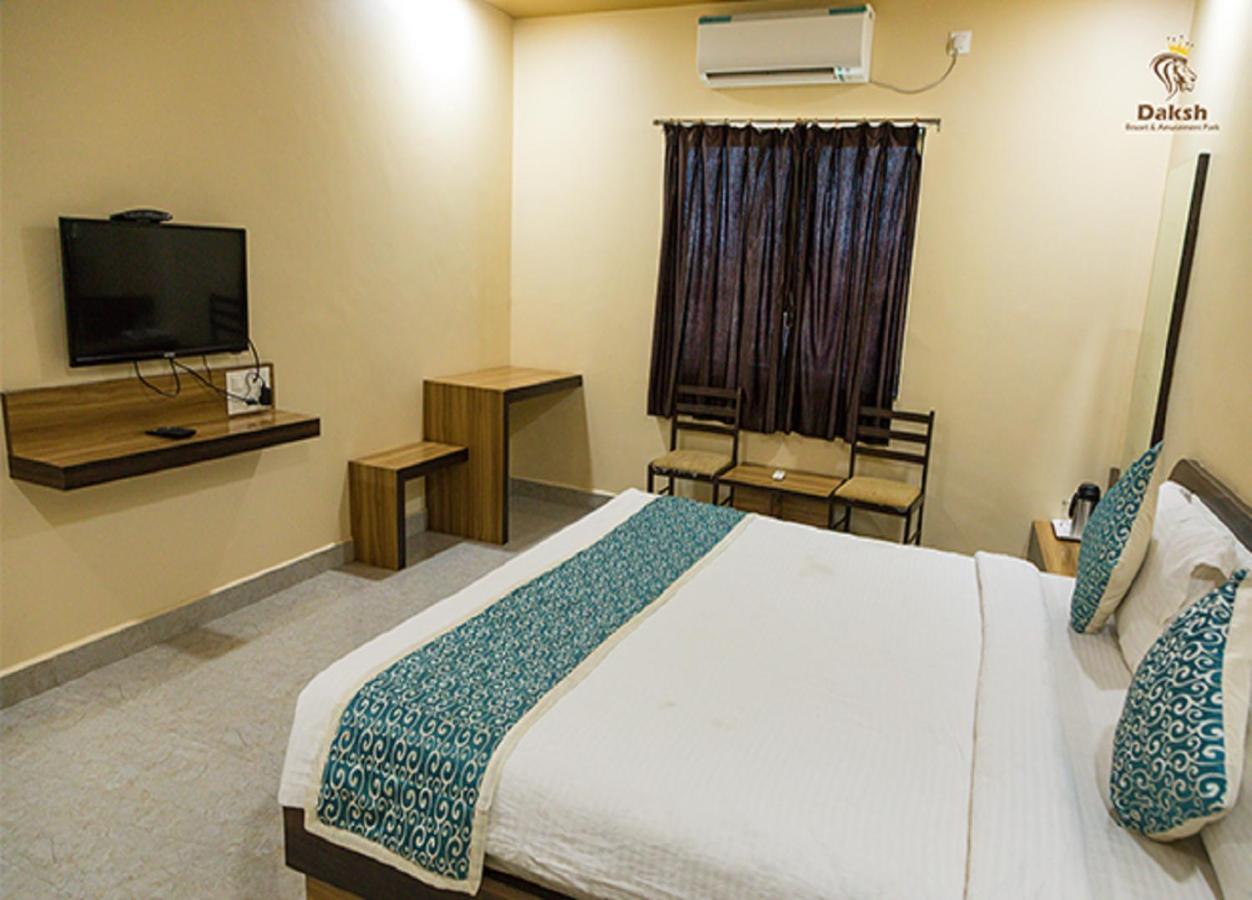 Hotel Somnath Daksh Szomnáth Kültér fotó
