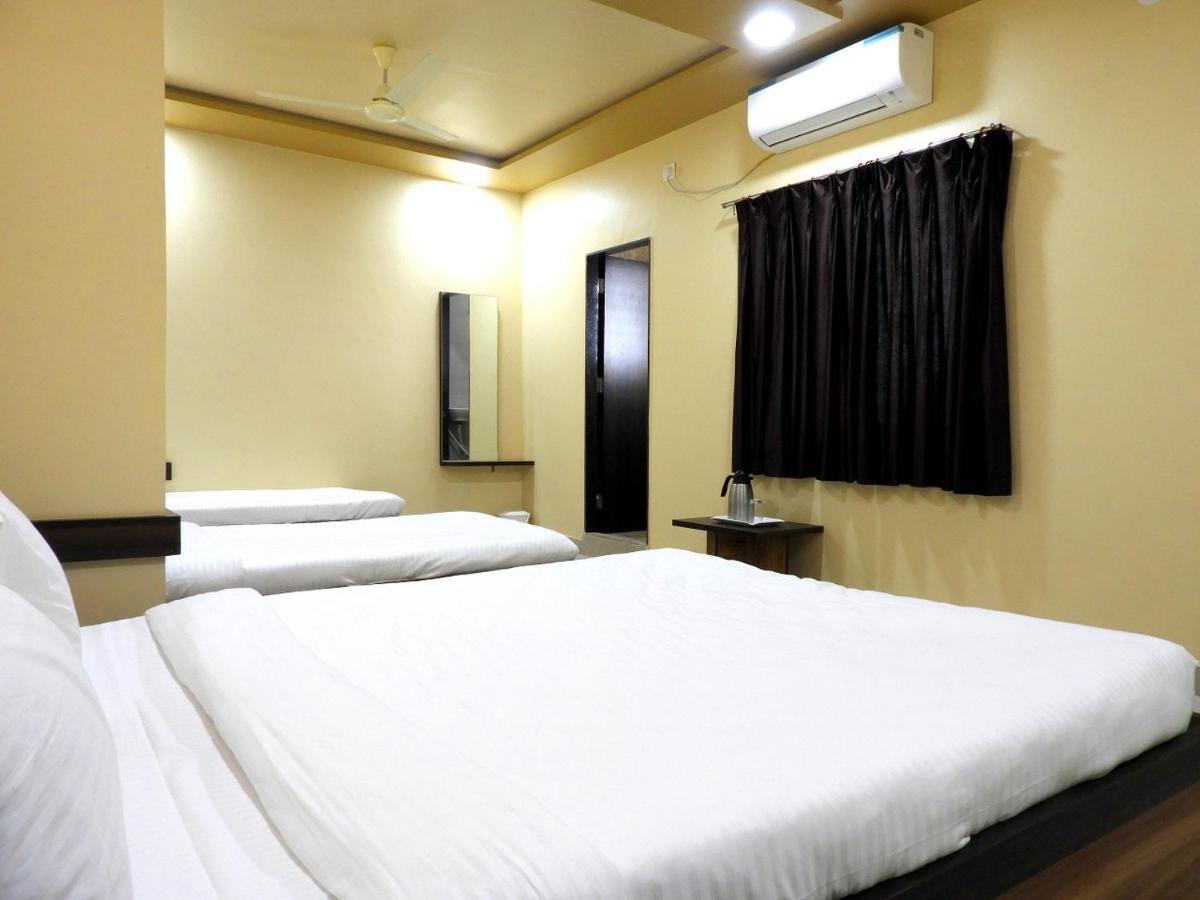 Hotel Somnath Daksh Szomnáth Kültér fotó