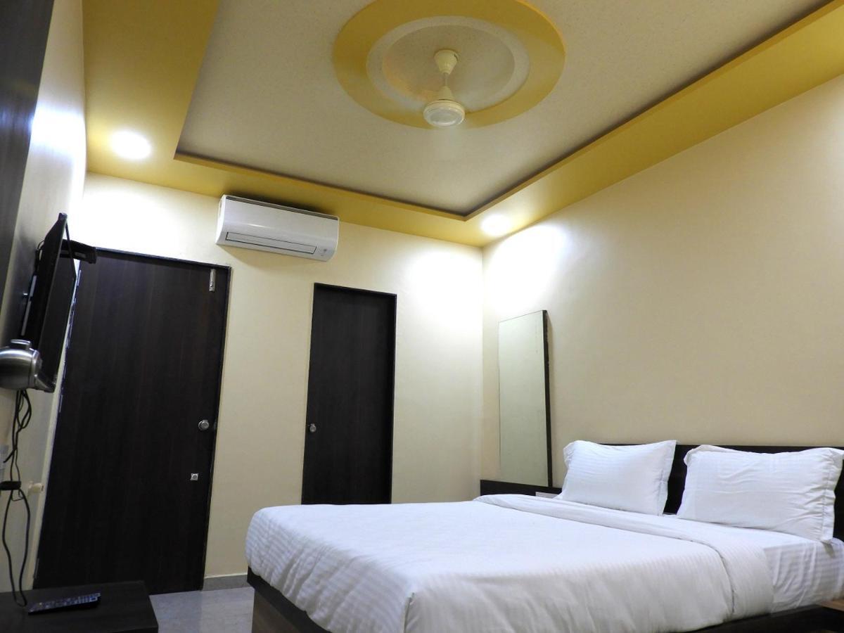 Hotel Somnath Daksh Szomnáth Kültér fotó