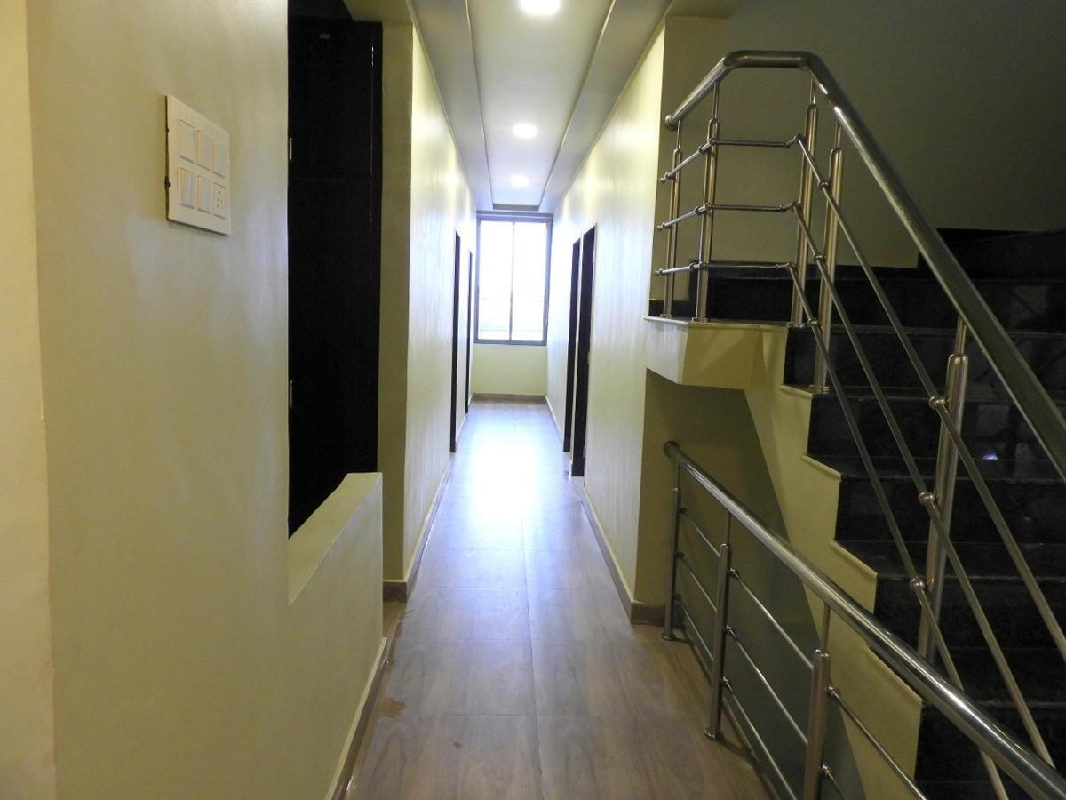 Hotel Somnath Daksh Szomnáth Kültér fotó