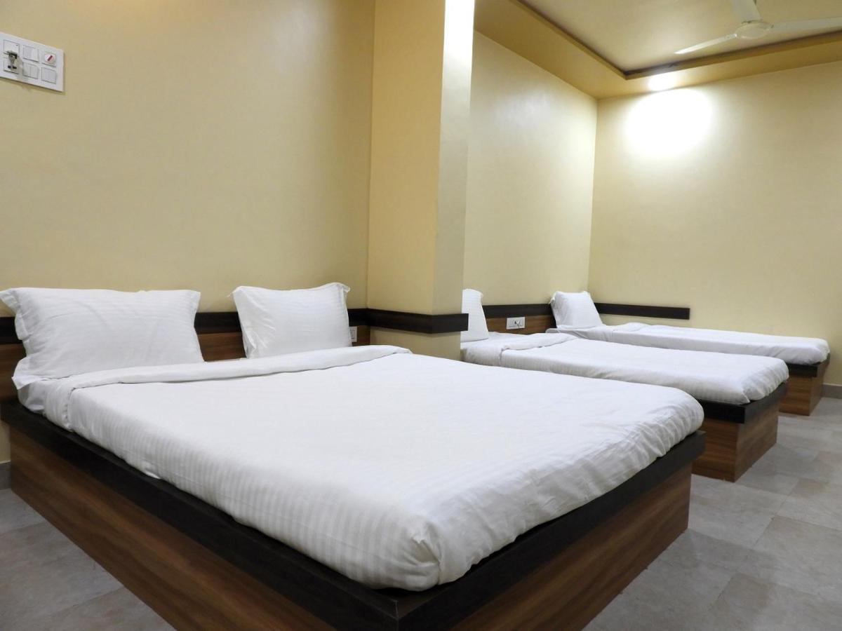 Hotel Somnath Daksh Szomnáth Kültér fotó