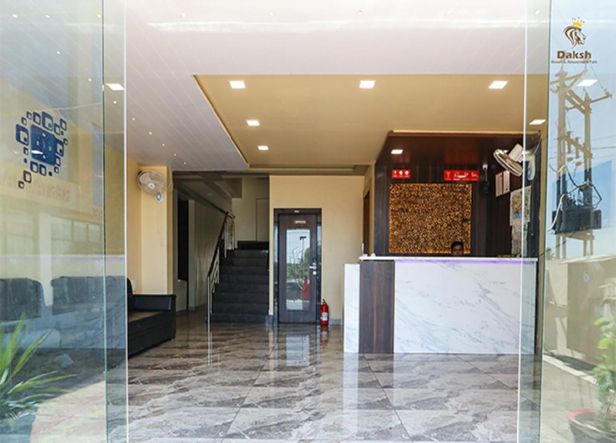 Hotel Somnath Daksh Szomnáth Kültér fotó